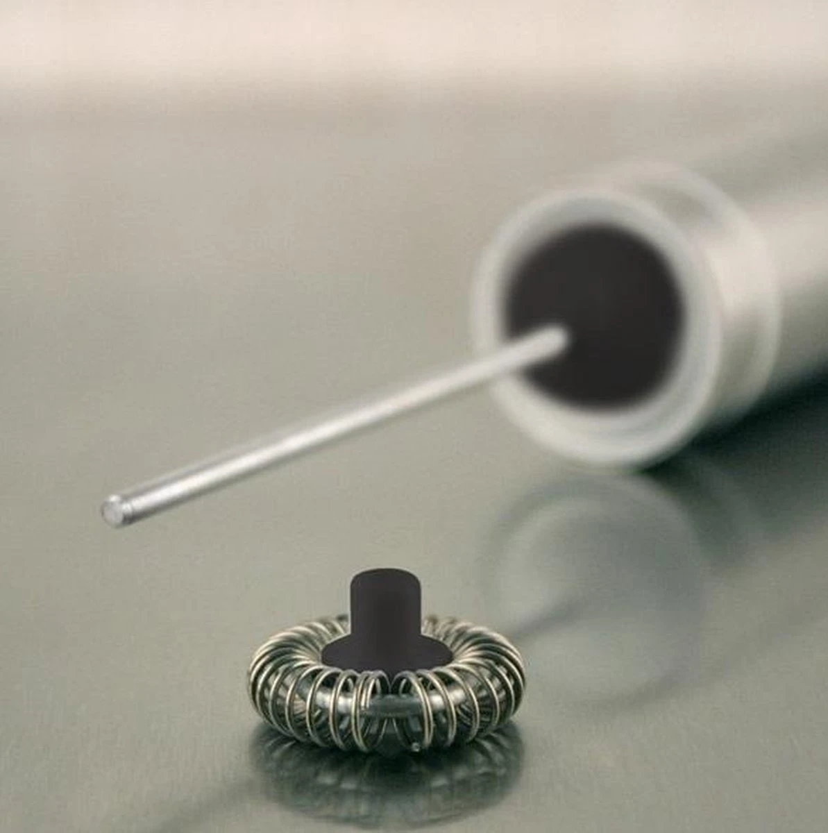 Ad Hoc Melk Opschuimer - Zwart - Met Houder 4 Ad Hoc Melk Opschuimer - Zwart - Met Houder - Afbeelding 4