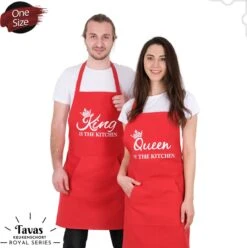 Merkloos Set Van 2 Rood | 60x80 Cm | King & Queen Of The Kitchen | 2 Keukenschorten | Kookschort Met Zakken | Keukenschort Dames | Keukenschort Voor Vrouwen | Keukenschort Voor Mannen | Cadeutje- Kado | Kook- BBQ