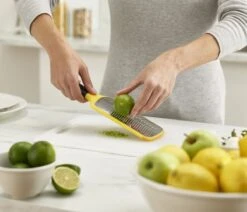 Mandoline En Rasp Set, Geel/Groen, RVS - Joseph Joseph | Go-to 20 Mandoline En Rasp Set, Geel/Groen, RVS - Joseph Joseph | Go-to -Merkloos Winkel 1200x1029 4