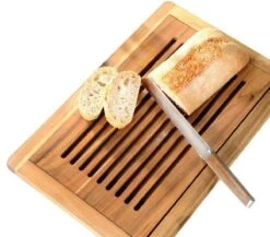 FSC Acacia Houten Broodsnijplank + Kruimelvanger | Broodplank Hout Met Brood Kruimel Opvangbak | Brood Snijplank Met Rooster | Snijplank Voor Brood | Afm. 47,5 X 32 X 2 Cm. -Merkloos Winkel 1200x1054 2