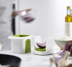 ChopCup Groentesnijder - Joseph Joseph -Merkloos Winkel 1200x1115 1