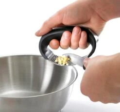 Leifheit ProLine Knoflookpers Knobi King - Rvs -Merkloos Winkel 1200x1123 8