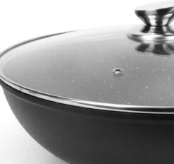 Cheffinger | Luxe Wokpan Met Deksel | 36CM | Alle Warmtebronnen | Oriental 7 Cheffinger | Luxe Wokpan Met Deksel | 36CM | Alle Warmtebronnen | Oriental -Merkloos Winkel 1200x1127