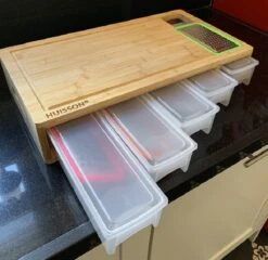 HUISSON Luxe Houten Snijplank XXL Met 5 Opvangbakken En 4 Raspen 50 X 27 X 10 Cm Groentesnijder Keukengerei Snijplank Hout BBQ