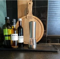 KROMS Peper En Zoutmolen Set - Peper En Zoutmolen Set Elektrisch -2 In 1 - Instelbare Maalgraad - Pepermolen - Zoutmolen - Peper En Zoutmolen Elektrisch -Merkloos Winkel 1200x1176 17