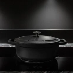 Gietijzeren Braadpan - Sudderpan Zwart Van Daumonet - Ovaal - Ø 29 Cm - 3 Liter - 100% PFAS & PFOA Vrij - Emaille - Geschikt Voor Alle Warmtebronnen - Elektrisch - Gas - Halogeen - Inductie - Keramisch - Vaatwasserbestendig 23 Gietijzeren Braadpan - Sudderpan Zwart Van Daumonet - Ovaal - Ø 29 Cm - 3 Liter - 100% PFAS & PFOA Vrij - Emaille - Geschikt Voor Alle Warmtebronnen - Elektrisch - Gas - Halogeen - Inductie - Keramisch - Vaatwasserbestendig -Merkloos Winkel 1200x1200 1635