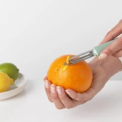 Brabantia Tasty+ Dunschiller Plus Zesteur - Jade Green -Merkloos Winkel 1200x1200 2137