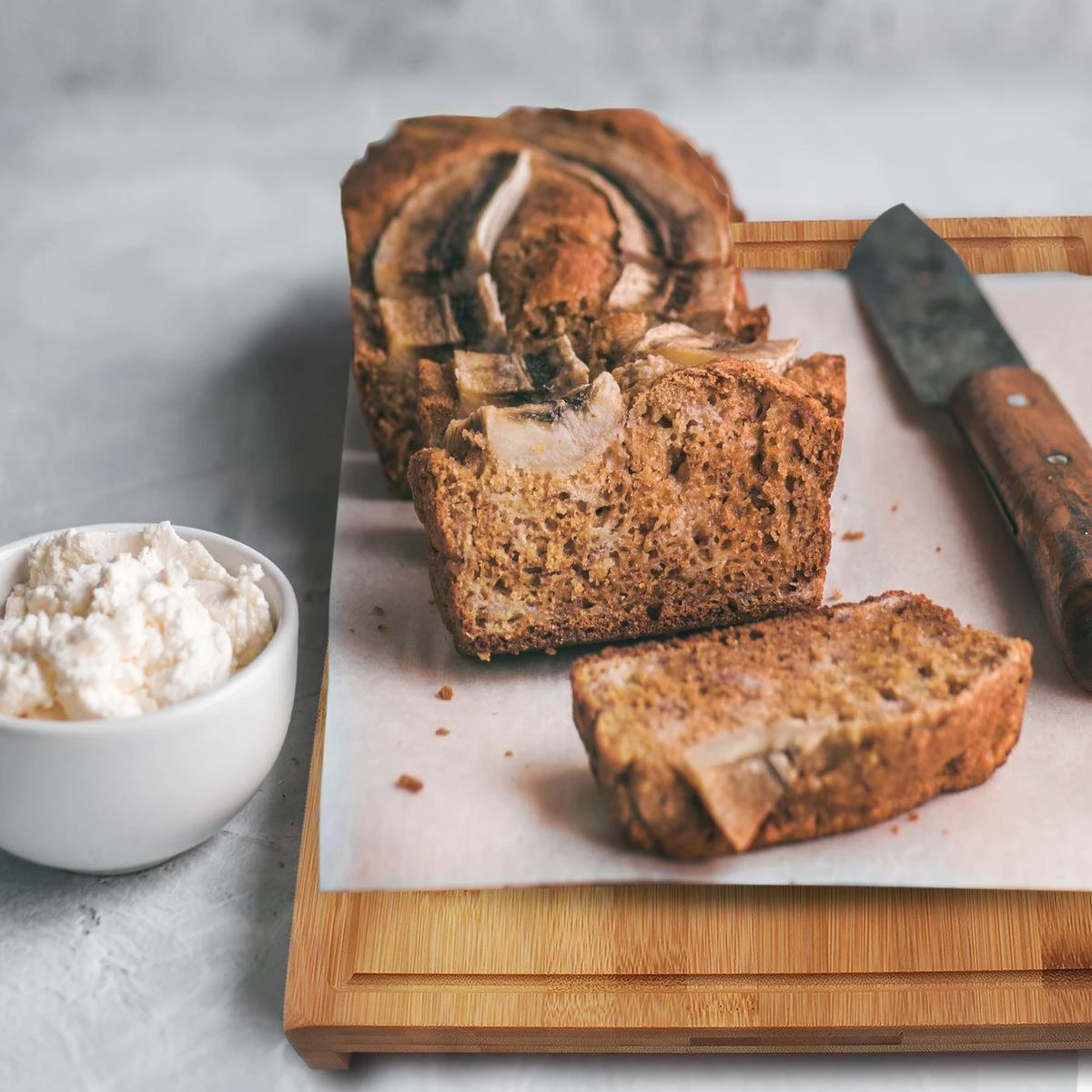 Houten Snijplank Coninx Voor Werkblad Of Tafel | Snijplank Met Steunrand En Sapgroef | 45x30CM | 2,5CM Dik | Bamboe 6 Houten Snijplank Coninx Voor Werkblad Of Tafel | Snijplank Met Steunrand En Sapgroef | 45x30CM | 2,5CM Dik | Bamboe - Afbeelding 6