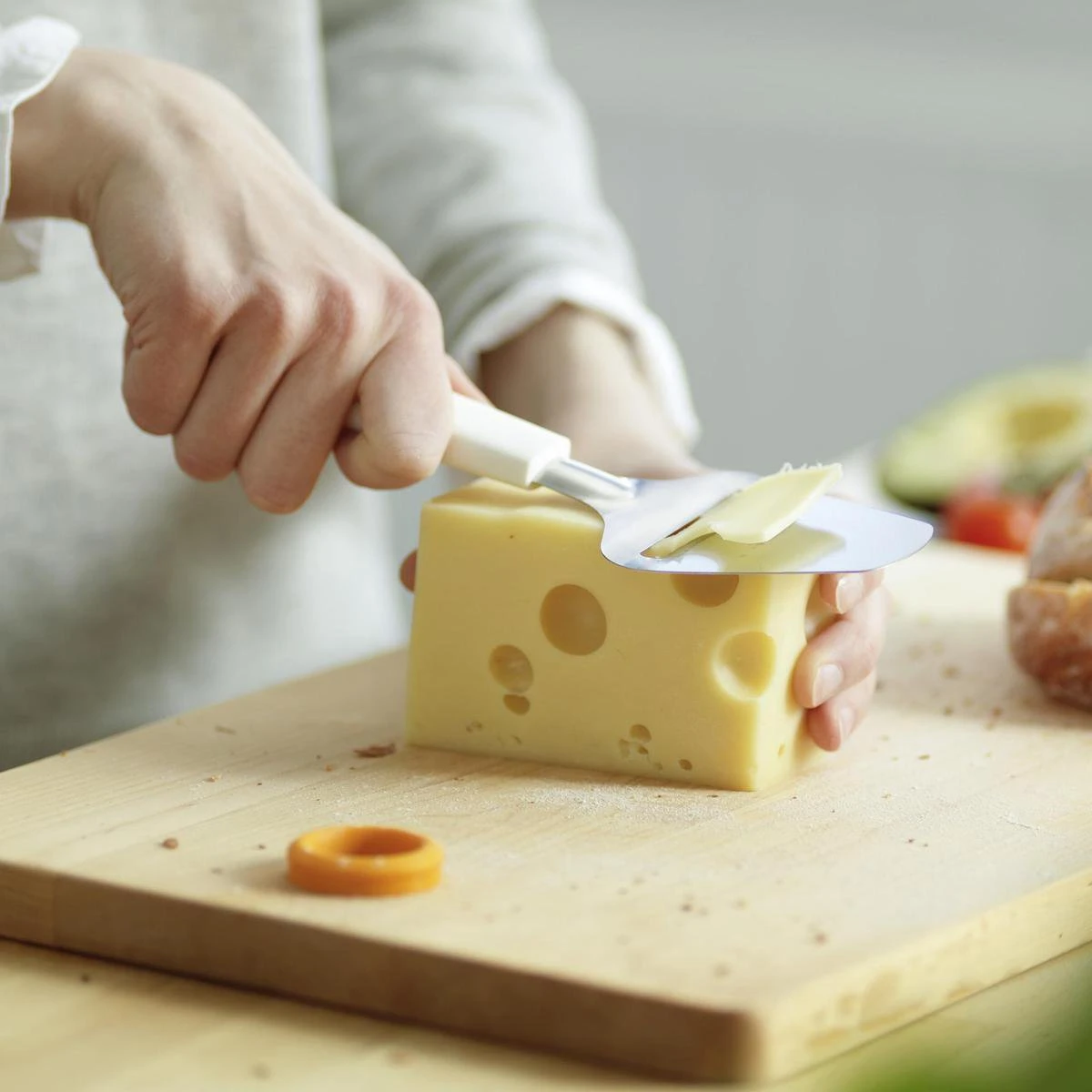 Fiskars Kaasschaaf - Wit - Roestvrijstaal 3 Fiskars Kaasschaaf - Wit - Roestvrijstaal - Afbeelding 3