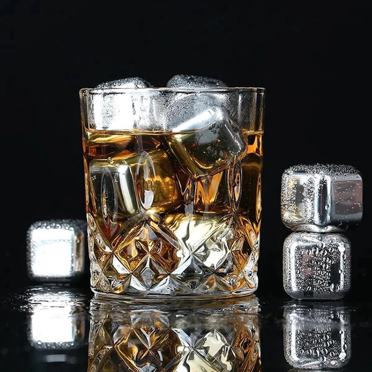 IGOODS Whiskey Stones Set (8 Stuks) Incl. Tang - Whisky Stenen - RVS - Herbruikbare Ijsblokjes - Icecubes Met Tang 8 Stuks 5 IGOODS Whiskey Stones Set (8 Stuks) Incl. Tang - Whisky Stenen - RVS - Herbruikbare Ijsblokjes - Icecubes Met Tang 8 Stuks - Afbeelding 5