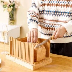 Merkloos Decopatent® Broodsnijder Bamboe - Hulpmiddel Voor Brood Snijden - Broodplank - Kruimelvanger