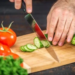 Luxe Snijplankenset Met Houder Van In Round – 4 Snijplanken – Houten Snijplank Rechthoek – Zwart Metalen Houder – Bamboe Hout – Serveerplank Hakblok Broodplank – Ontbijtplankjes Set – Cutting / Chopping Board – Keukengerei – Snijplankje – Borrelplank -Merkloos Winkel 1200x1200 3545