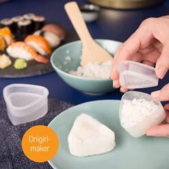 Amazy Sushi Set | Sushi Maker Set Voor Beginners Incl. Bamboe Sushi Roll Matje, Rijstlepel, Sushi Maker En Eetstokjes Met Dienblad - Eenvoudig Te Gebruiken Voor Beginners En Professionals -Merkloos Winkel 1200x1200 3657