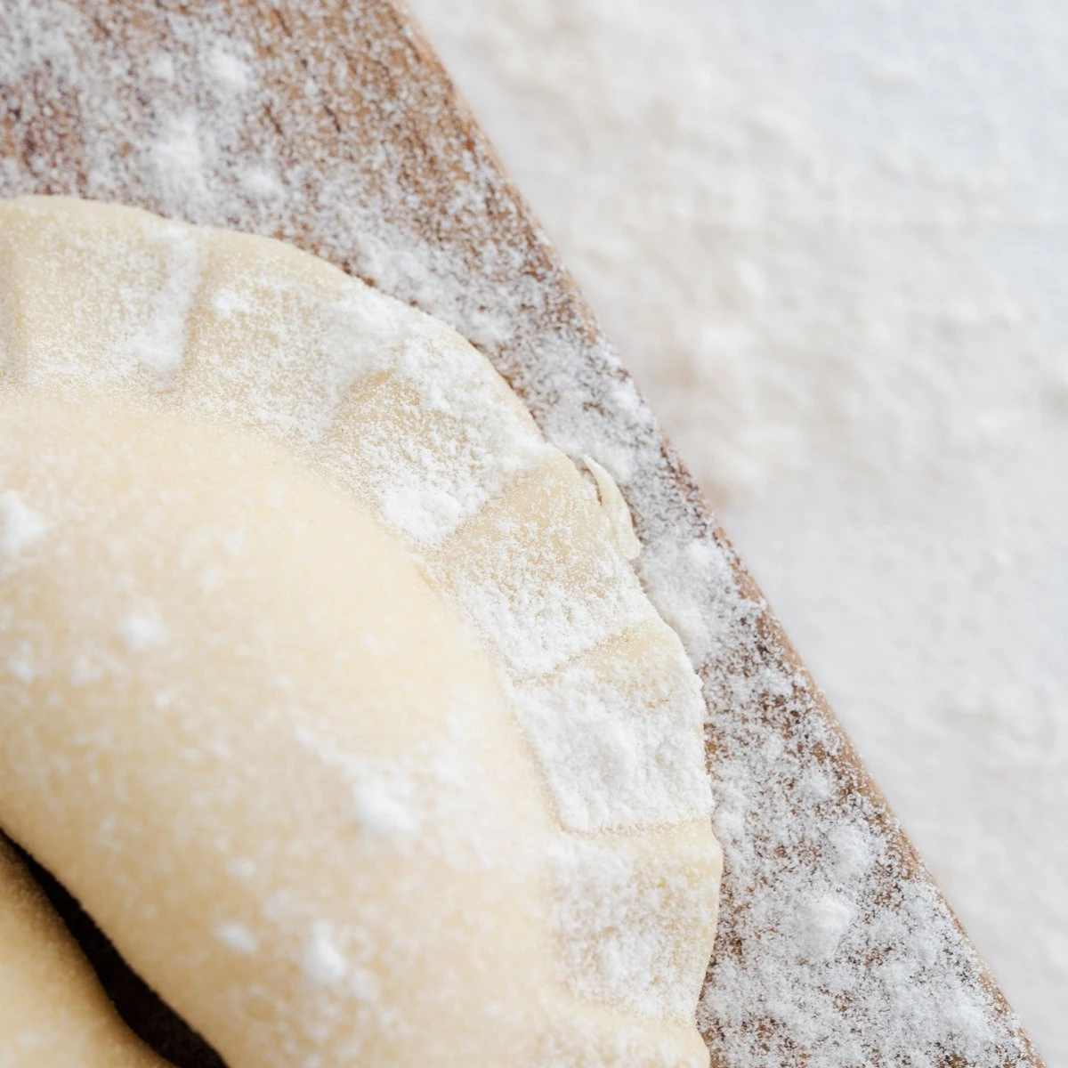 Floor 10 - Dumpling Maker - Ravioli Snijder - Pastei Vorm - Empanada Maker - Gyoza Maker - Keukengerei - Keukenaccessoires - RVS - Set Van 2 6 Floor 10 - Dumpling Maker - Ravioli Snijder - Pastei Vorm - Empanada Maker - Gyoza Maker - Keukengerei - Keukenaccessoires - RVS - Set Van 2 - Afbeelding 6