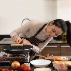 Schutzit - Hamburgerpers XL - Gietijzer - Extra Zwaar - 17,5 Cm - BBQ Accesoires - Hamburgermaker - Grill Hamburger Press - Smash Burger Maker -Merkloos Winkel 1200x1200 4309