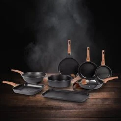 Rosmarino Black Line - Wokpan - Ø30cm - 100% PFAS & PFOA Vrij - Gegoten Aluminium - Non-stick Minerale Coating - Ergonomische Handgreep - Geschikt Voor Alle Warmtebronnen & Vaatwasser -Merkloos Winkel 1200x1200 465