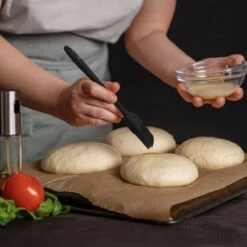 Belluci Siliconen Bakkwast Met Anti-aanbaklaag Zwart - Keukengerei Met Ergonomisch Design - Hittebestendig - Vaatwasservriendelijk - Oliekwastje - Borstel - Kwast - Keuken Tool - Koken - Bakken - BBQ - 21cm -Merkloos Winkel 1200x1200 5228