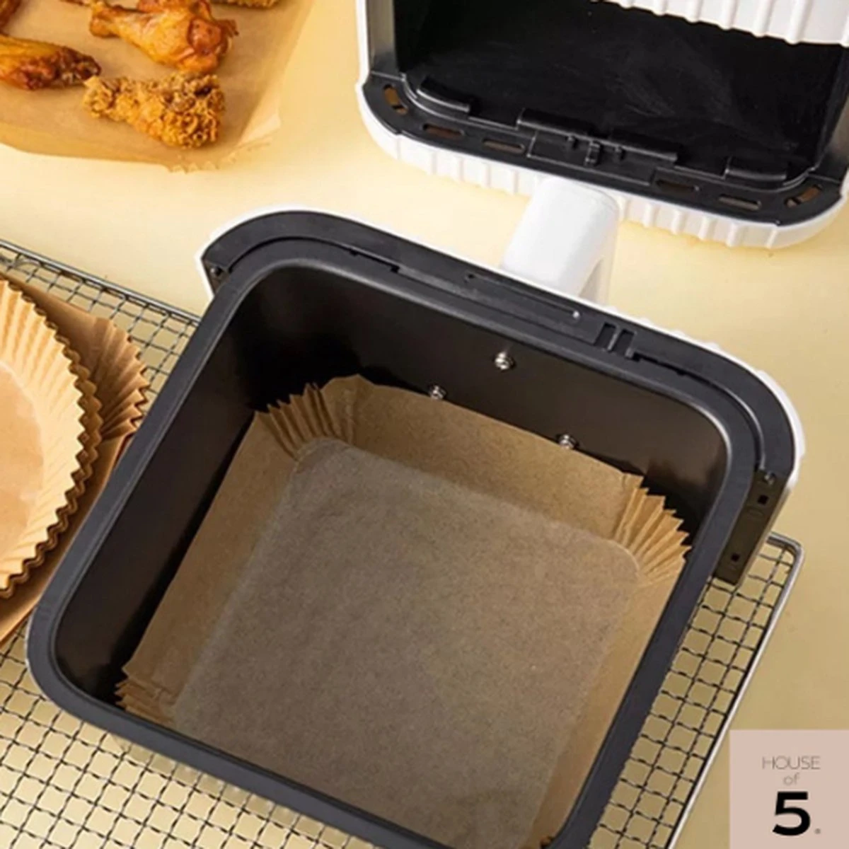 Airfryer Bakpapier - Geschikt Voor Airfryer L En - XL Wegwerpbakjes - 16 Tot 20cm - Airfryer Accessoires - Papier Bakjes - 100 Stuks 5 Airfryer Bakpapier - Geschikt Voor Airfryer L En - XL Wegwerpbakjes - 16 Tot 20cm - Airfryer Accessoires - Papier Bakjes - 100 Stuks - Afbeelding 5