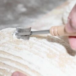 ML Kitchen Rijsmandje Ovaal - Inclusief Deegmesje En Deegkleed - Rijsmand Banneton - Zuurdesem - 25x14 Cm 13 ML Kitchen Rijsmandje Ovaal - Inclusief Deegmesje En Deegkleed - Rijsmand Banneton - Zuurdesem - 25x14 Cm -Merkloos Winkel 1200x1200 5574