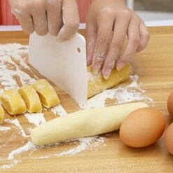 Merkloos Deegschraper - Kunststof Schraper Voor Taart – Cake - Deeg - Deeg Snijder - Deegkrabber - Deeg Cutter Keuken Tool - Wit 15 Merkloos Deegschraper - Kunststof Schraper Voor Taart – Cake - Deeg - Deeg Snijder - Deegkrabber - Deeg Cutter Keuken Tool - Wit -Merkloos Winkel 1200x1200 5629