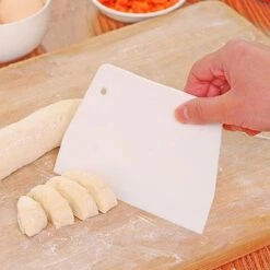 Merkloos Deegschraper - Kunststof Schraper Voor Taart – Cake - Deeg - Deeg Snijder - Deegkrabber - Deeg Cutter Keuken Tool - Wit 20 Merkloos Deegschraper - Kunststof Schraper Voor Taart – Cake - Deeg - Deeg Snijder - Deegkrabber - Deeg Cutter Keuken Tool - Wit -Merkloos Winkel 1200x1200 5633