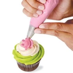 Wilton Cupcake Decoratie Set - 4 Spuitmondjes - 8 Spuitzakken -Merkloos Winkel 1200x1200 5678