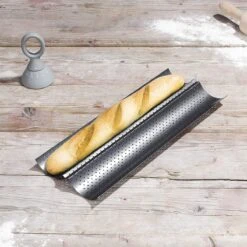 Feelino Stokbrood Bakvorm - Broodvorm - 2 Stokbroden - Stokbroodvorm - Geperforeerd - Baguettes - Baguetteplaat - Antiaanbaklaag