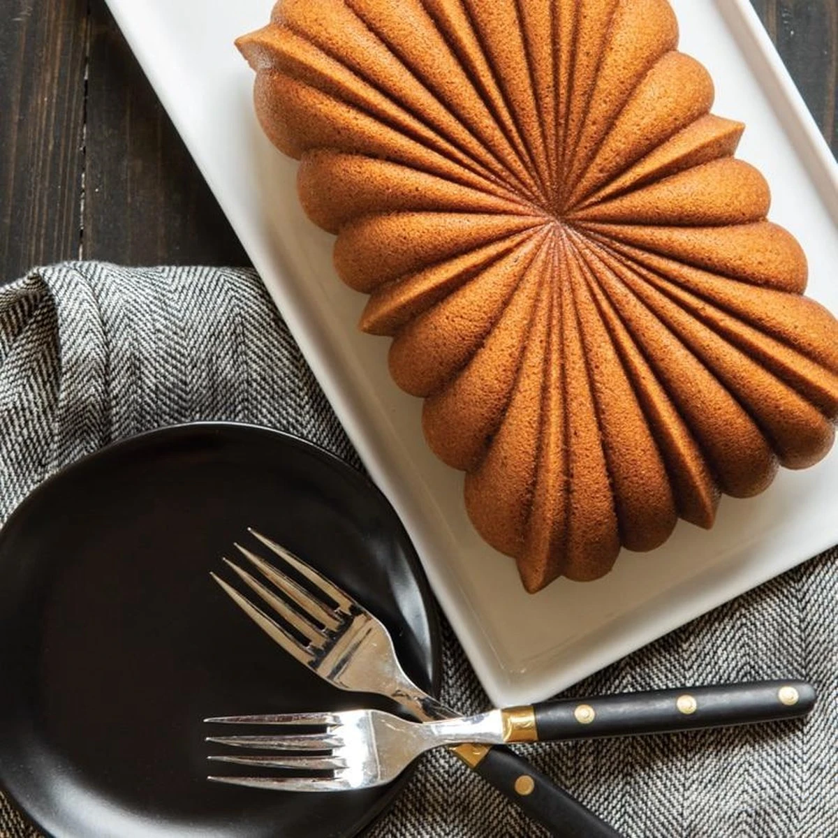 Bakvorm "Classic Fluted Loaf Pan" - Nordic Ware | Premier Gold Little Bundts 3 Bakvorm "Classic Fluted Loaf Pan" - Nordic Ware | Premier Gold Little Bundts - Afbeelding 3