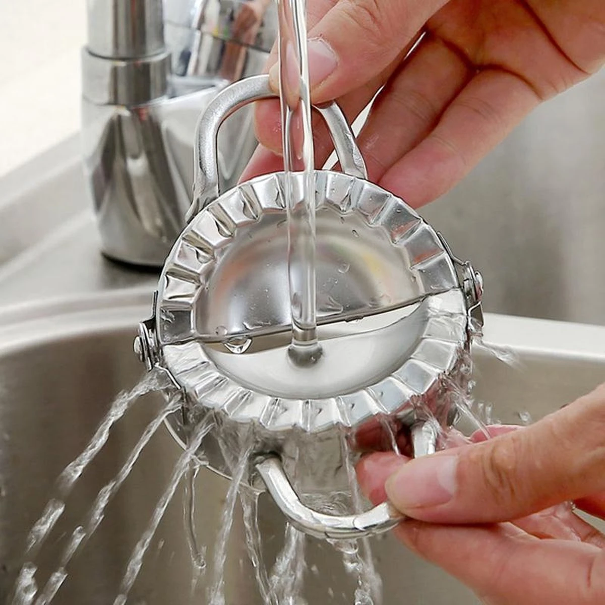 YUGN Dumpling Maker Set Van 3 Formaten En Inclusief Siliconenmat - Als Ravioli Maker Pastei Maker Empanade Maker Te Gebruiken - Ravioli Vorm - Cadeau Tip 6 YUGN Dumpling Maker Set Van 3 Formaten En Inclusief Siliconenmat - Als Ravioli Maker Pastei Maker Empanade Maker Te Gebruiken - Ravioli Vorm - Cadeau Tip - Afbeelding 6