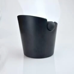 HOMEE - Uitklopbak – Knockbox – Uitkloplade – Tamperstation – Tampermat – Tampingmat – Tamper – Barista –Uitklopbak Koffie – Horeca - Speciaalzaak -Uitklopbakken -Barista Koffiemachine - Uitkloplades -Merkloos Winkel 1200x1200 7022