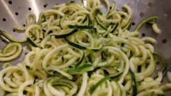 Doodadeals® | Spirelli Spiraalsnijder | Courgettesnijder Voor Slierten | Spiraalsnijder Courgette | Spiraalsnijder Groente | Spiralizer | Zwart -Merkloos Winkel 1200x675 56