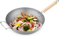 Navaris Grote Wokpan Geschikt Voor Inductie - Koolstofstalen Wok Met Twee Handvaten - Carbon Steel Wok 30 Cm Diameter - Voor Roerbak- En Wokgerechten 9 Navaris Grote Wokpan Geschikt Voor Inductie - Koolstofstalen Wok Met Twee Handvaten - Carbon Steel Wok 30 Cm Diameter - Voor Roerbak- En Wokgerechten -Merkloos Winkel 1200x743