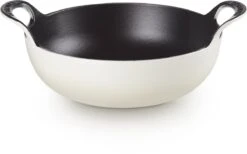 Le Creuset Gietijzeren Balti-pan In Meringue 24 Cm 2,7l -Merkloos Winkel 1200x747