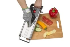 Saveur Royal® Premium V-Blade Mandoline Met EXTRA Snijbestendige Handschoen Met 5 Snijbladen- Julienne Snijder. Perfect Voor Het Snijden Van Voedsel, Fruit En Groenten. Keukensnijder Mandoline Snij Apparaat Groentesnijder -Merkloos Winkel 1200x799 156