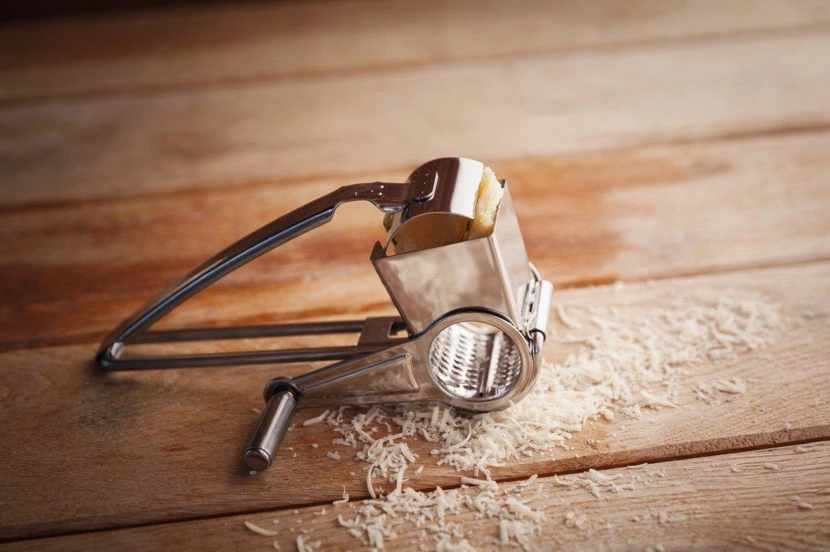 Boska Handrasp Molen Romano - Kaasrasp Molen - Voor Harde Kaas - 200x85x100 Mm 7 Boska Handrasp Molen Romano - Kaasrasp Molen - Voor Harde Kaas - 200x85x100 Mm - Afbeelding 7