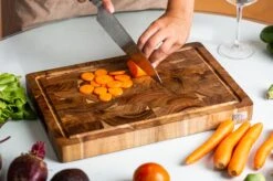 VDN Professionele Snijplank Acacia Hout Met Sapgeul En Handvatten – Hakblok 26x38x3.5 Cm -Merkloos Winkel 1200x799 202