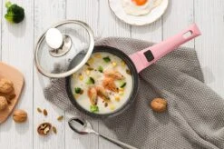 Swiss Pro+ | Set 14 Delige Pannenset | Inductie - Pannensets - Glazen Deksel - Met Afneembare Handgreep - Marmeren Interieur -PFAS-vrij | Pink 17 Swiss Pro+ | Set 14 Delige Pannenset | Inductie - Pannensets - Glazen Deksel - Met Afneembare Handgreep - Marmeren Interieur -PFAS-vrij | Pink -Merkloos Winkel 1200x799 49