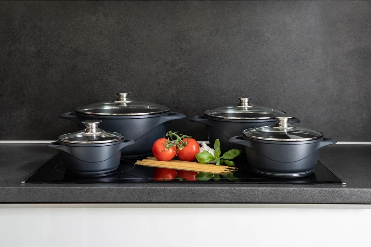 Smile 10 Delige Pannenset - Antiaanbaklaag - Vaatwasser Bestendig - Zwart 8 Smile 10 Delige Pannenset - Antiaanbaklaag - Vaatwasser Bestendig - Zwart - Afbeelding 8