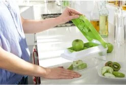 Groentesnijder - Uiensnijder - Mandoline - Multifunctionele Groentesnijder - RVS - Inclusief 7 Mesjes - Mandoline Keukensnijder- Mandoline Snijder - -Merkloos Winkel 1200x809 4