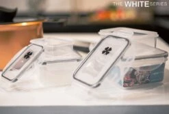 The White Series - Keramische Pannenset Met Glazen Deksels - Inclusief Set Vershoudbakjes - Zwart 9 The White Series - Keramische Pannenset Met Glazen Deksels - Inclusief Set Vershoudbakjes - Zwart -Merkloos Winkel 1200x813 7