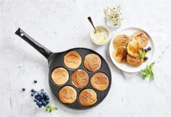 Royal Swiss Crêpemaker - Pancake Pannenkoeken 7 Kop - Marmeren Anti Aanbaklaag Met Smiley -Merkloos Winkel 1200x824 1