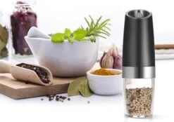 RSQUAD® - Elektrische Zout Pepermolen - 1x Automatische Peper Zoutmolen - Kruidenmolen - Met Blauw LED Licht - Zwart -Merkloos Winkel 1200x844 12