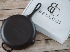 Belluci - Ø26cm - Koekenpan - Skillet + Deksel Geëmailleerde Gietijzeren Pan Voor BBQ En Inductie Incl. Accessoires - Hapjespan - Braadpan -Merkloos Winkel 1200x899 37