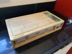 HUISSON Luxe Houten Snijplank XXL Met 5 Opvangbakken En 4 Raspen 50 X 27 X 10 Cm Groentesnijder Keukengerei Snijplank Hout BBQ -Merkloos Winkel 1200x900 149