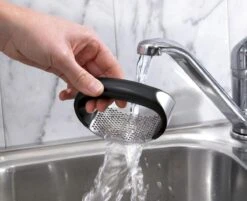 Leifheit ProLine Knoflookpers Knobi King - Rvs -Merkloos Winkel 1200x975 12