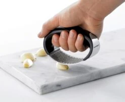 Leifheit ProLine Knoflookpers Knobi King - Rvs -Merkloos Winkel 1200x975 14