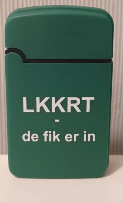 Unieke Originele Bedrukte Gasaanstekers Rotterdam - LKKRT - Rotterdam - 'de Fik Er In' - Bedrukte Gasaanstekers - Gasaanstekers - Gasaansteker - Aanstekers - Aansteker - Navulbare Aanstekers - Aansteker Gas - Straalvlam - Jet Flame - Torch Flame -Merkloos Winkel 732x1200 11