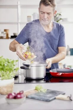 BK Flow Cool Pannenset - 4-delig – RVS Deksels - Veilig Afgietsysteem - Geschikt Voor Alle Warmtebronnen 22 BK Flow Cool Pannenset - 4-delig – RVS Deksels - Veilig Afgietsysteem - Geschikt Voor Alle Warmtebronnen -Merkloos Winkel 799x1200 13