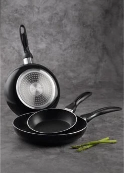 San Ignacio Koekenpannenset 16-20-24cm 32 San Ignacio Koekenpannenset 16-20-24cm -Merkloos Winkel 861x1200 1