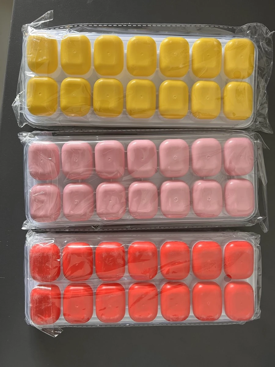 Set Van 3 Ijsblokjes Maker Met Deksel, BPA Vrij Met Silicone Bodem Om De Ijsblokjes Zonder Enige Moeite Uit De Ijsblokjesvorm Te Krijgen 2 Set Van 3 Ijsblokjes Maker Met Deksel, BPA Vrij Met Silicone Bodem Om De Ijsblokjes Zonder Enige Moeite Uit De Ijsblokjesvorm Te Krijgen - Afbeelding 2